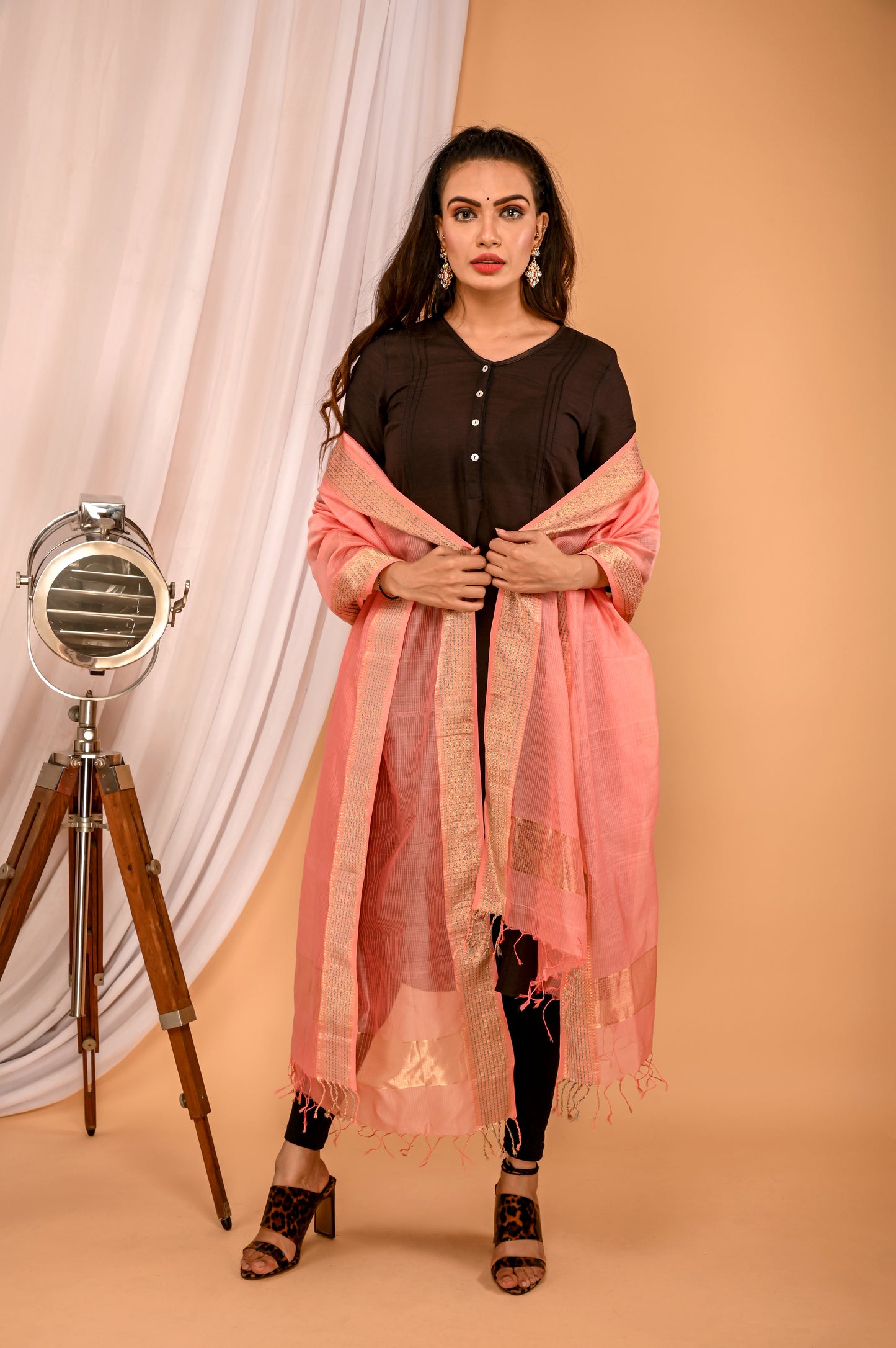 Gulabi Maheshwari Handwoven Dupatta