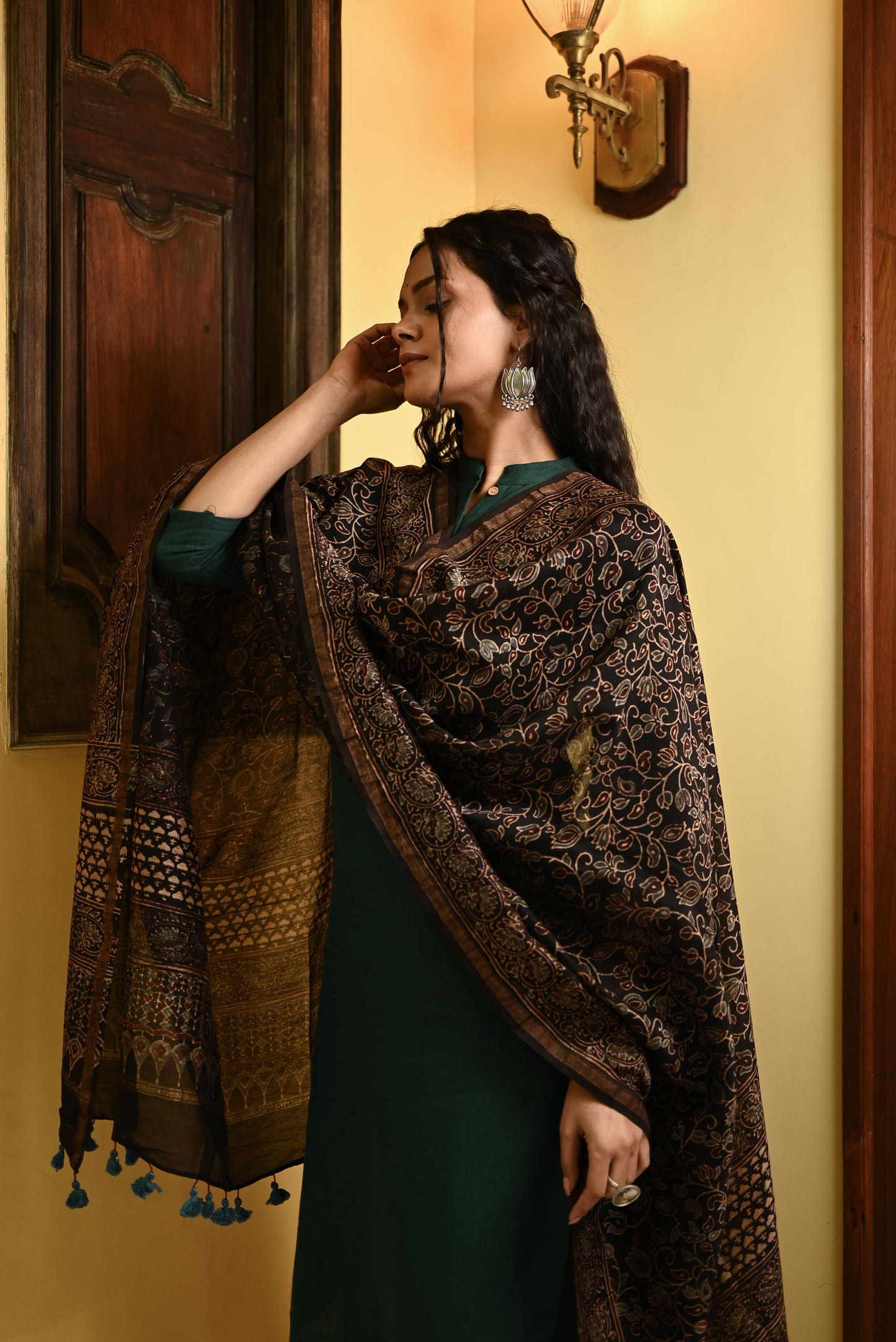 Inaayat Ajrak Dupatta